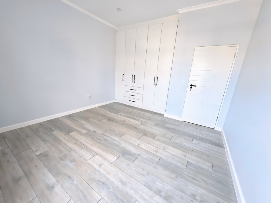 5 Bedroom Property for Sale in Sandown Western Cape